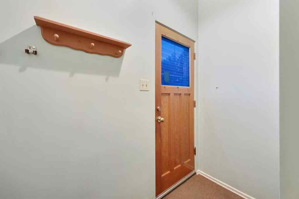 MLS® A2243538 - 10 Glamorgan Drive SW in Glamorgan Calgary, Residential