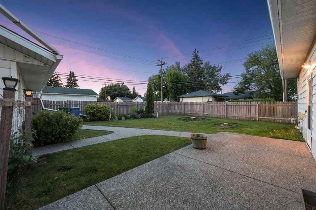 MLS® A2243538 - 10 Glamorgan Drive SW in Glamorgan Calgary, Residential