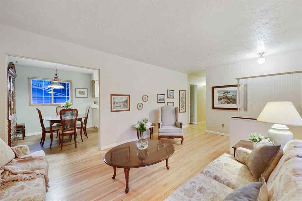 MLS® A2243538 - 10 Glamorgan Drive SW in Glamorgan Calgary, Residential