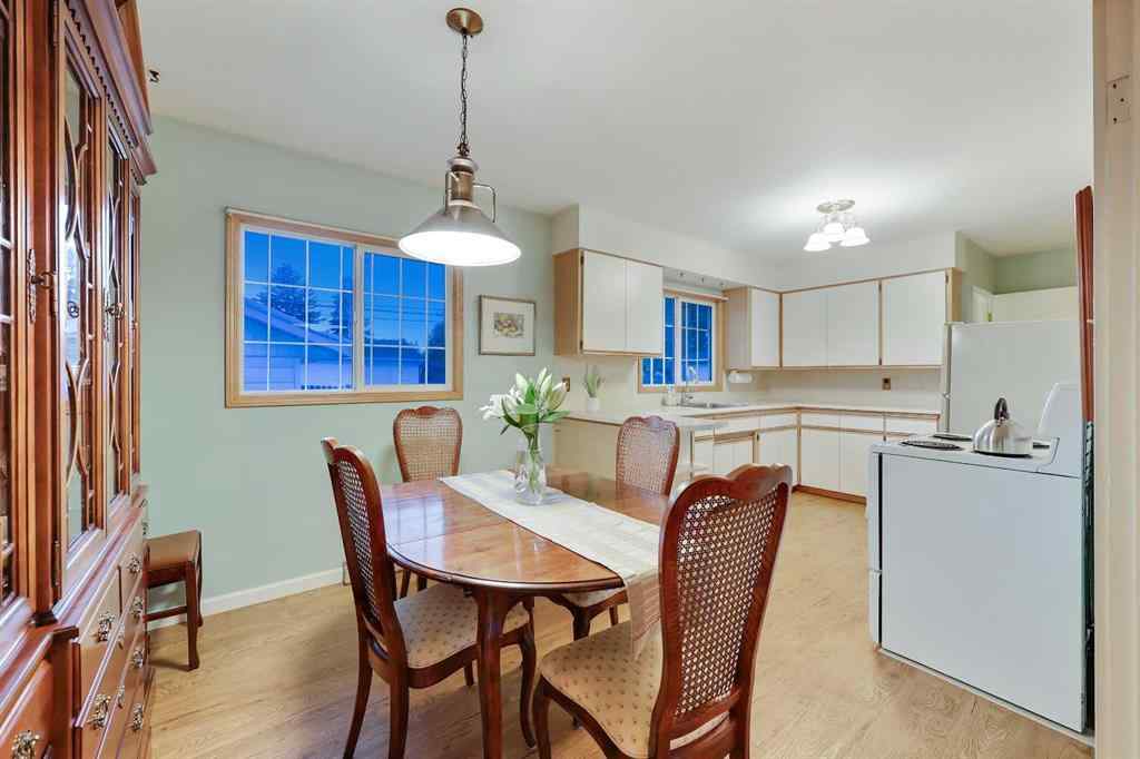MLS® A2243538 - 10 Glamorgan Drive SW in Glamorgan Calgary, Residential