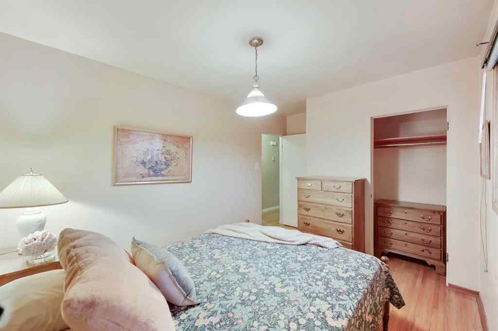 MLS® A2243538 - 10 Glamorgan Drive SW in Glamorgan Calgary, Residential