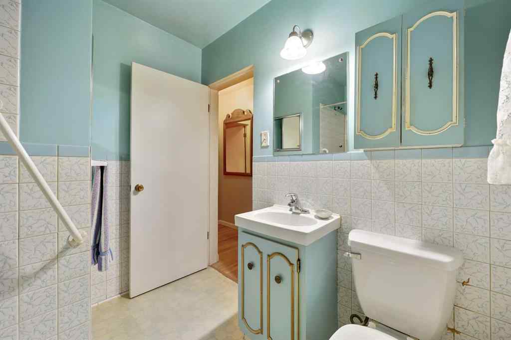 MLS® A2243538 - 10 Glamorgan Drive SW in Glamorgan Calgary, Residential