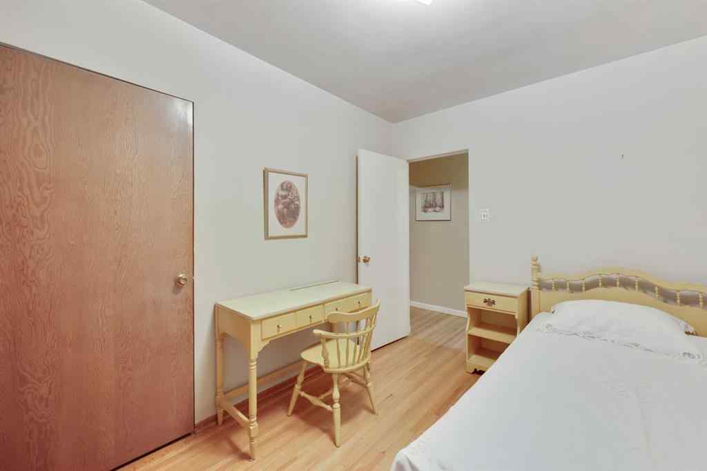 MLS® A2243538 - 10 Glamorgan Drive SW in Glamorgan Calgary, Residential