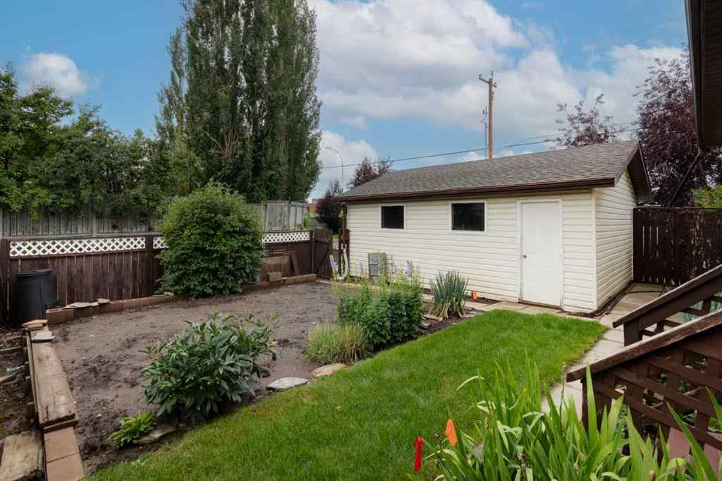 MLS® A2243544 - 328 Maple Tree Way  in Maplewood Strathmore, Residential