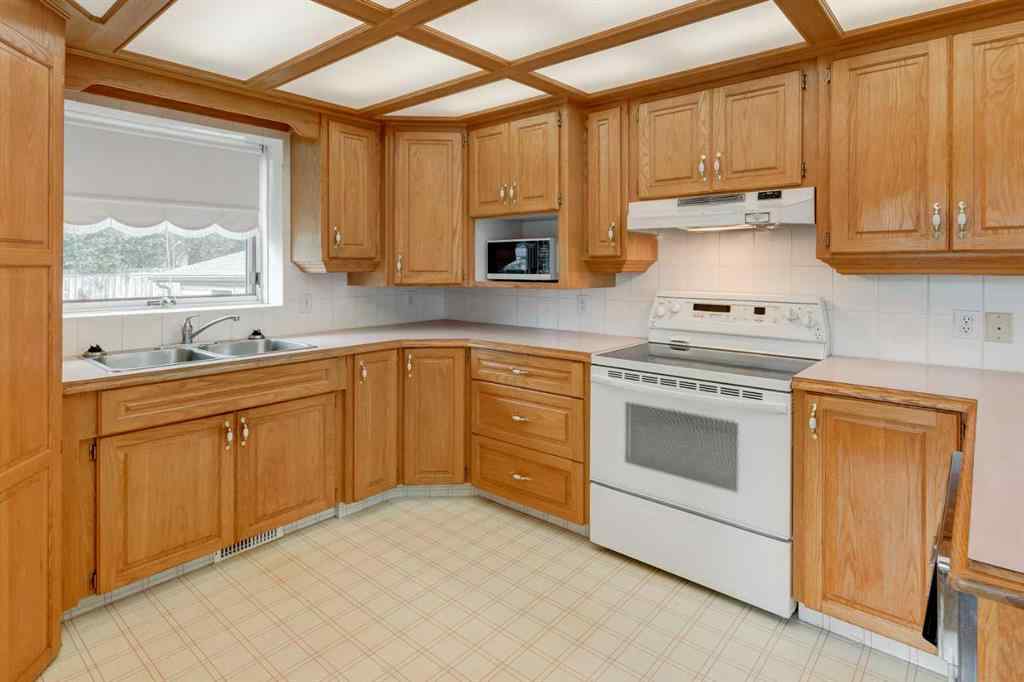 MLS® A2243544 - 328 Maple Tree Way  in Maplewood Strathmore, Residential