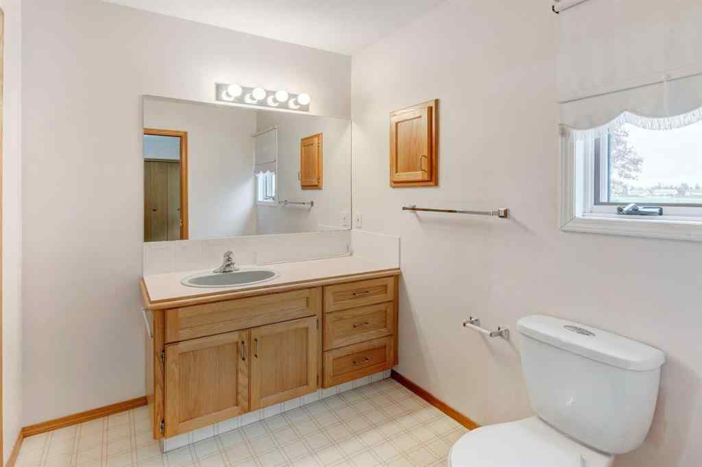 MLS® A2243544 - 328 Maple Tree Way  in Maplewood Strathmore, Residential