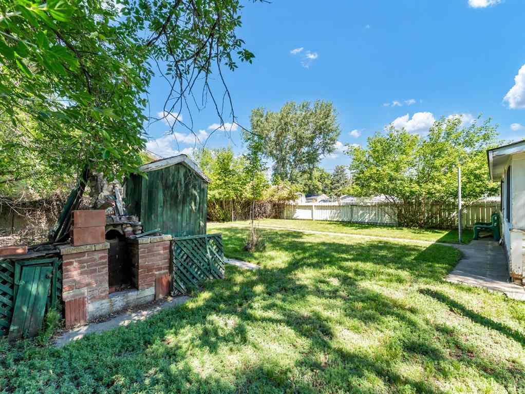 MLS® A2243552 - 1054 Yuill Street SE in River Flats Medicine Hat, Residential