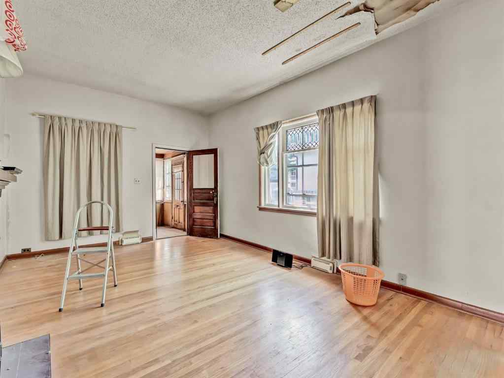 MLS® A2243552 - 1054 Yuill Street SE in River Flats Medicine Hat, Residential