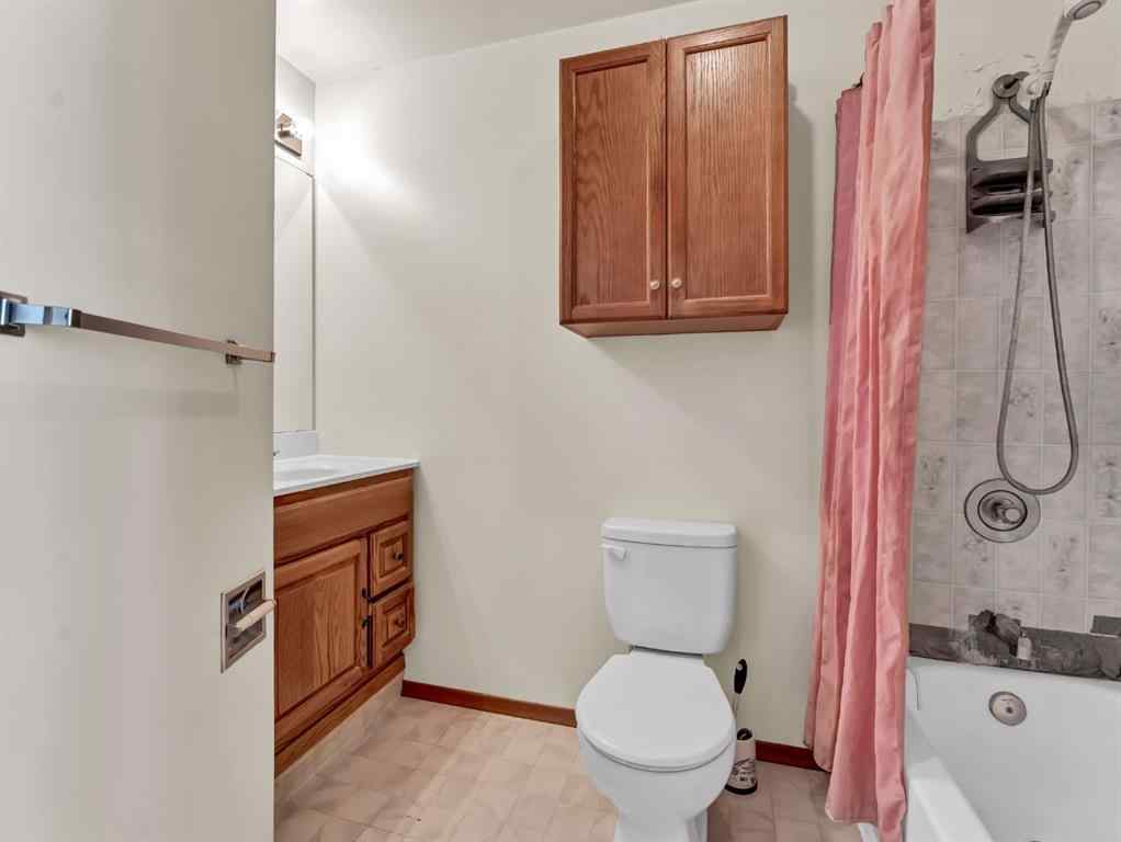 MLS® A2243552 - 1054 Yuill Street SE in River Flats Medicine Hat, Residential
