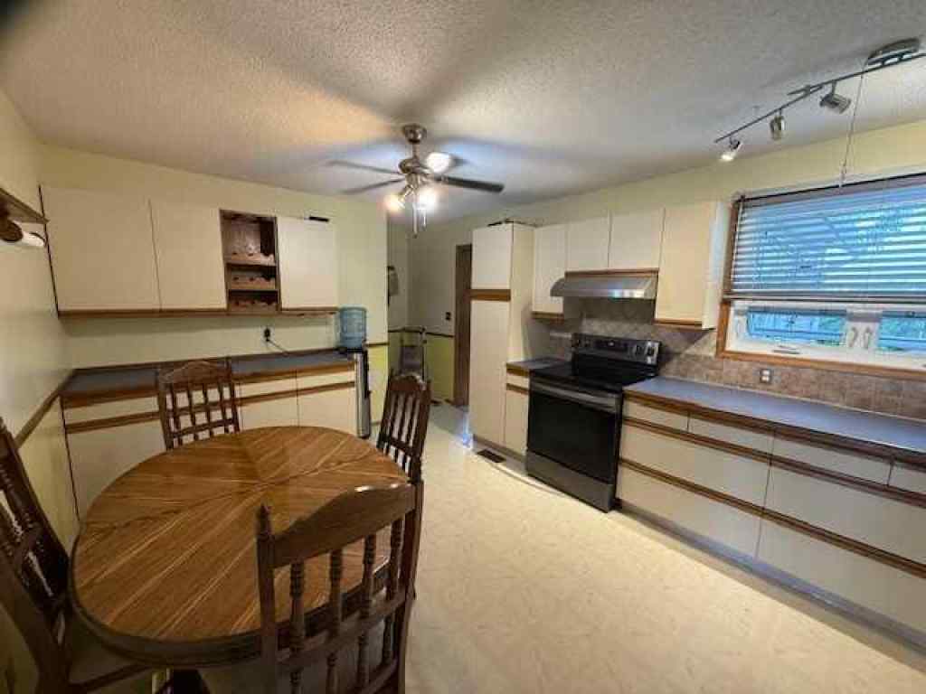 MLS® A2243568 - 10 Main Street  in NONE Munson, Residential