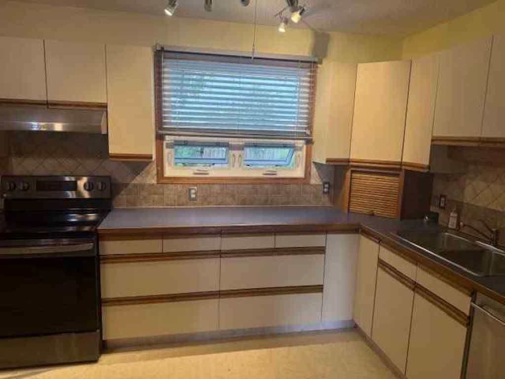 MLS® A2243568 - 10 Main Street  in NONE Munson, Residential