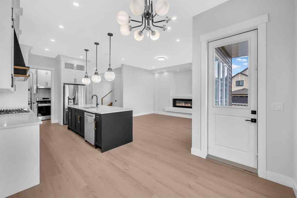 MLS® A2243570 - 203 KINNIBURGH Place  in Kinniburgh North Chestermere, Residential