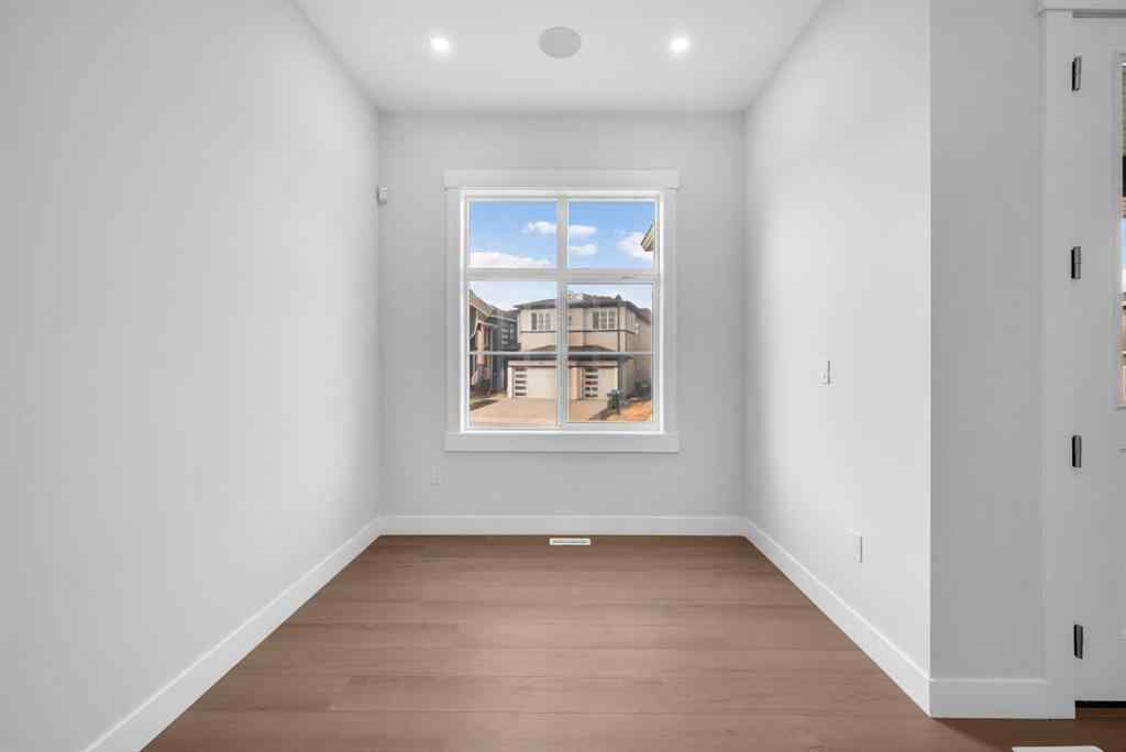 MLS® A2243570 - 203 KINNIBURGH Place  in Kinniburgh North Chestermere, Residential