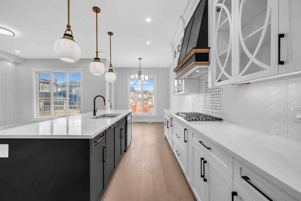 MLS® A2243570 - 203 KINNIBURGH Place  in Kinniburgh North Chestermere, Residential