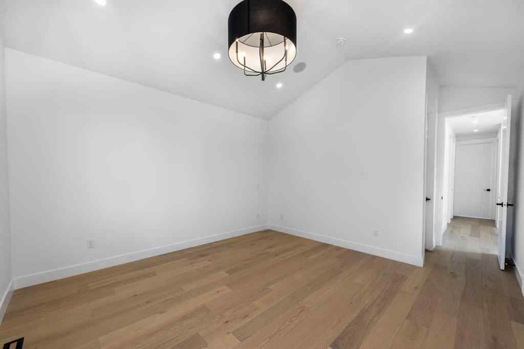 MLS® A2243575 - 13 Hartford Place NW in Highwood Calgary, Residential