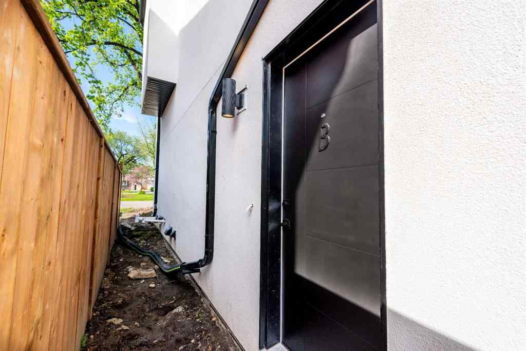 MLS® A2243575 - 13 Hartford Place NW in Highwood Calgary, Residential