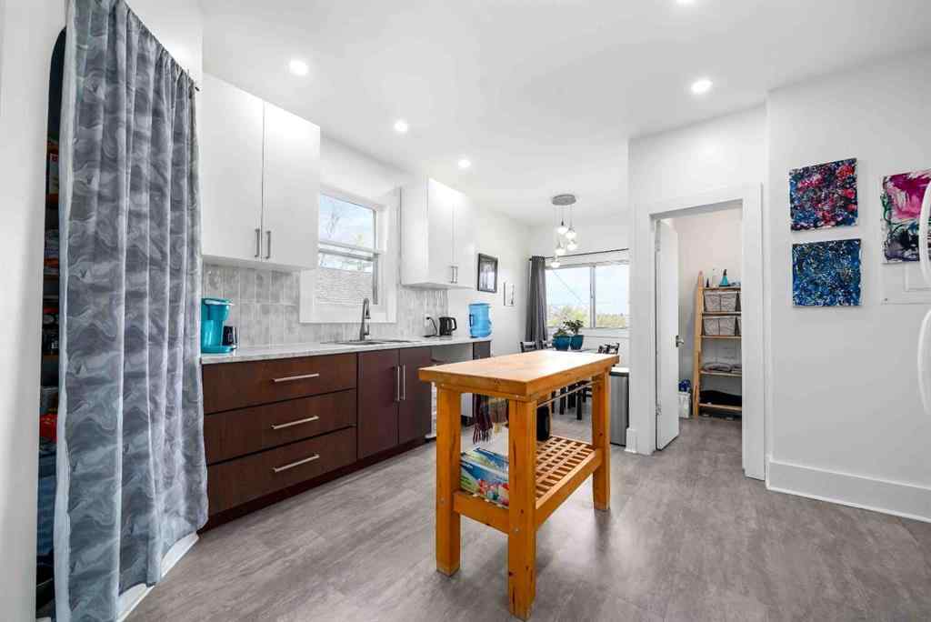 MLS® A2243580 - 106 3 Street SE in SE Hill Medicine Hat, Multi-Family