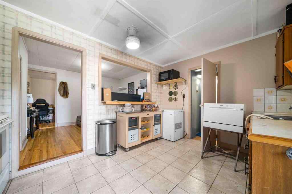 MLS® A2243580 - 106 3 Street SE in SE Hill Medicine Hat, Multi-Family