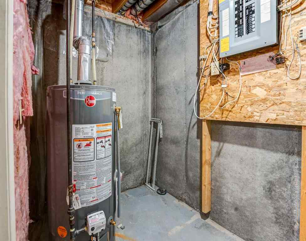 MLS® A2243586 - 38 Coachway Gardens SW in Coach Hill Calgary, Residential