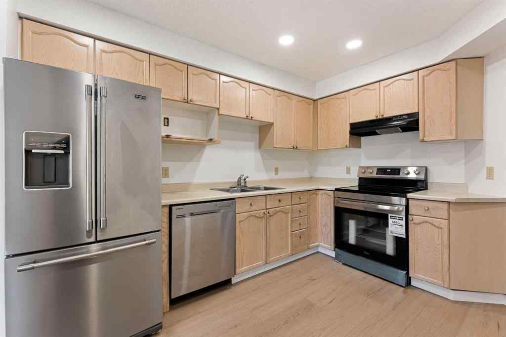 MLS® A2243586 - 38 Coachway Gardens SW in Coach Hill Calgary, Residential