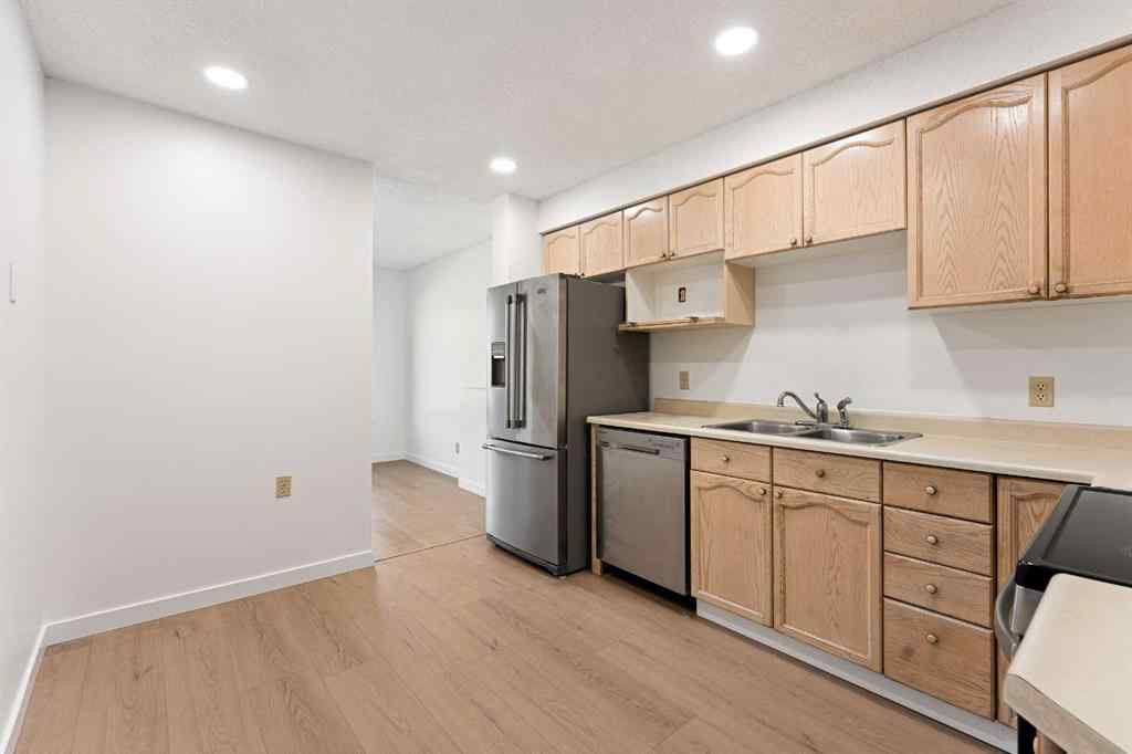 MLS® A2243586 - 38 Coachway Gardens SW in Coach Hill Calgary, Residential