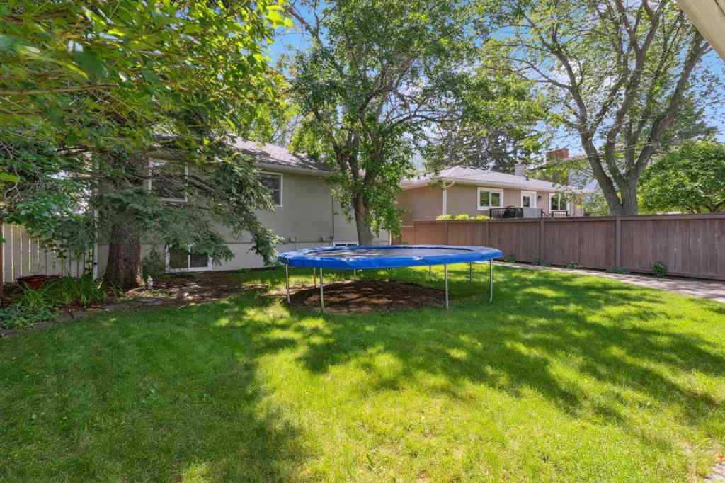 MLS® A2243603 - 3213 Kilkenny Road SW in Killarney/Glengarry Calgary, Residential
