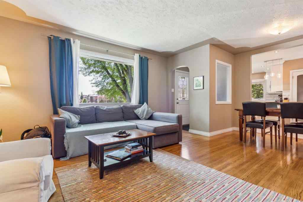 MLS® A2243603 - 3213 Kilkenny Road SW in Killarney/Glengarry Calgary, Residential