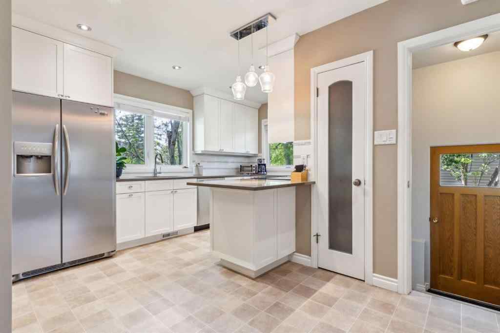 MLS® A2243603 - 3213 Kilkenny Road SW in Killarney/Glengarry Calgary, Residential