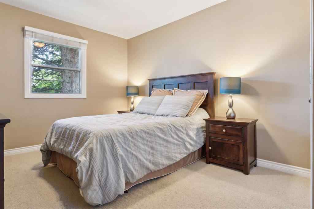 MLS® A2243603 - 3213 Kilkenny Road SW in Killarney/Glengarry Calgary, Residential