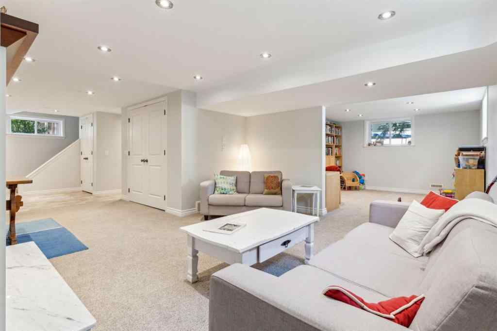 MLS® A2243603 - 3213 Kilkenny Road SW in Killarney/Glengarry Calgary, Residential