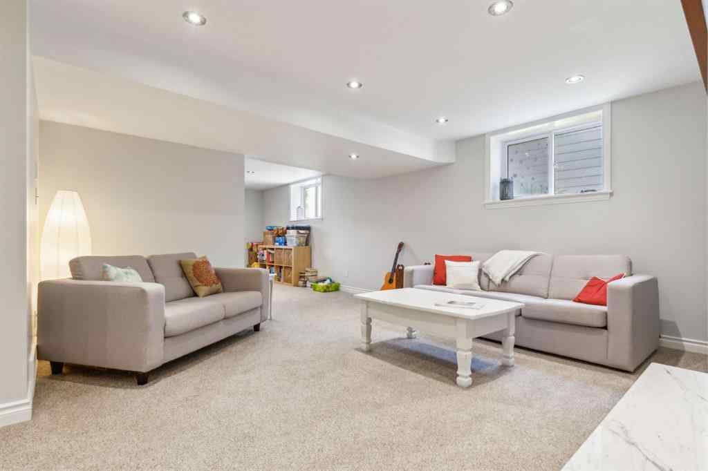 MLS® A2243603 - 3213 Kilkenny Road SW in Killarney/Glengarry Calgary, Residential
