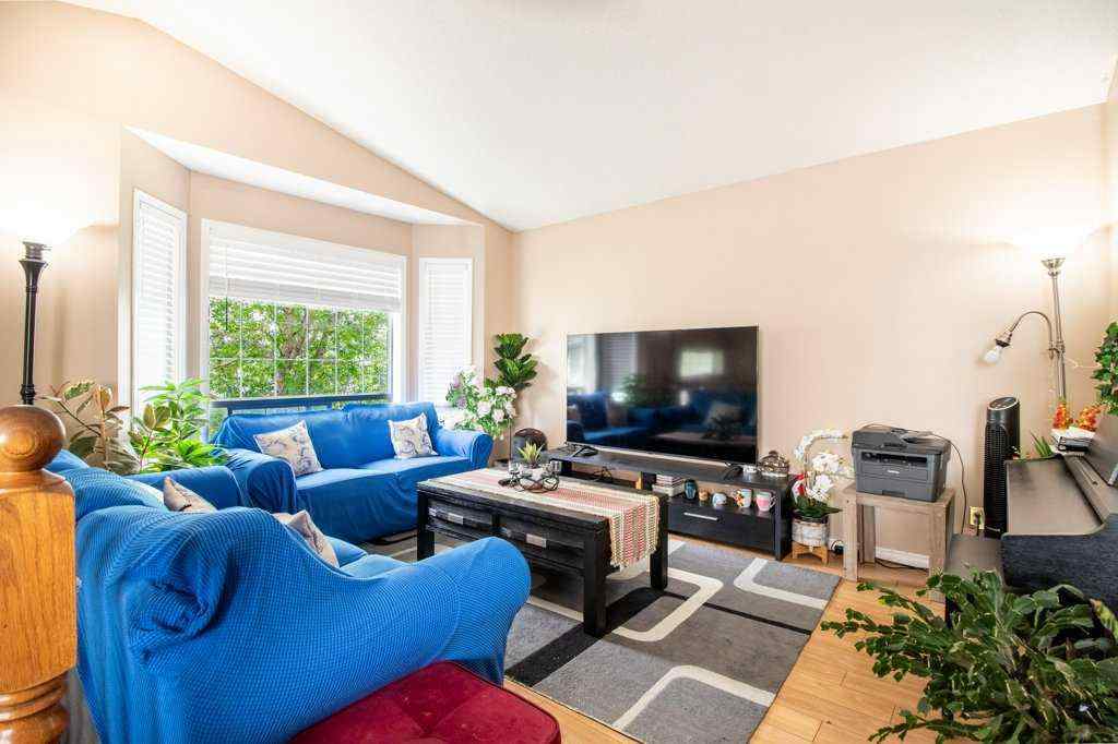 MLS® A2243628 - 126 Martin Crossing Manor NE in Martindale Calgary, Residential