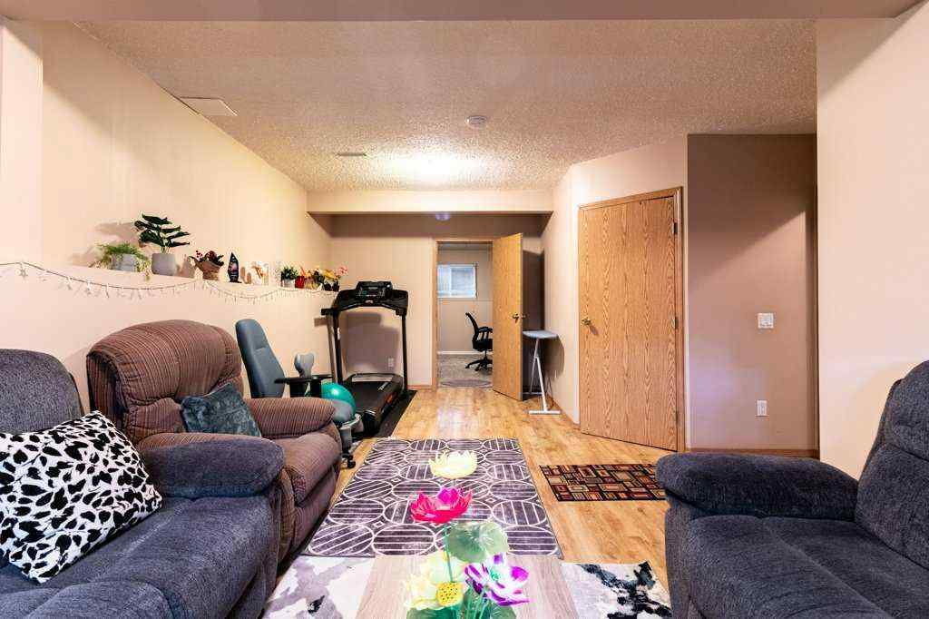 MLS® A2243628 - 126 Martin Crossing Manor NE in Martindale Calgary, Residential