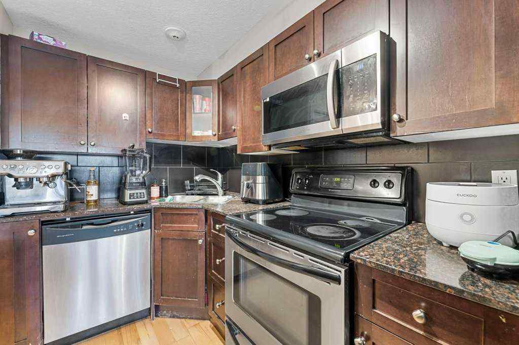 MLS® A2243649 - Unit #404 728 3 Avenue NW in Sunnyside Calgary, Residential