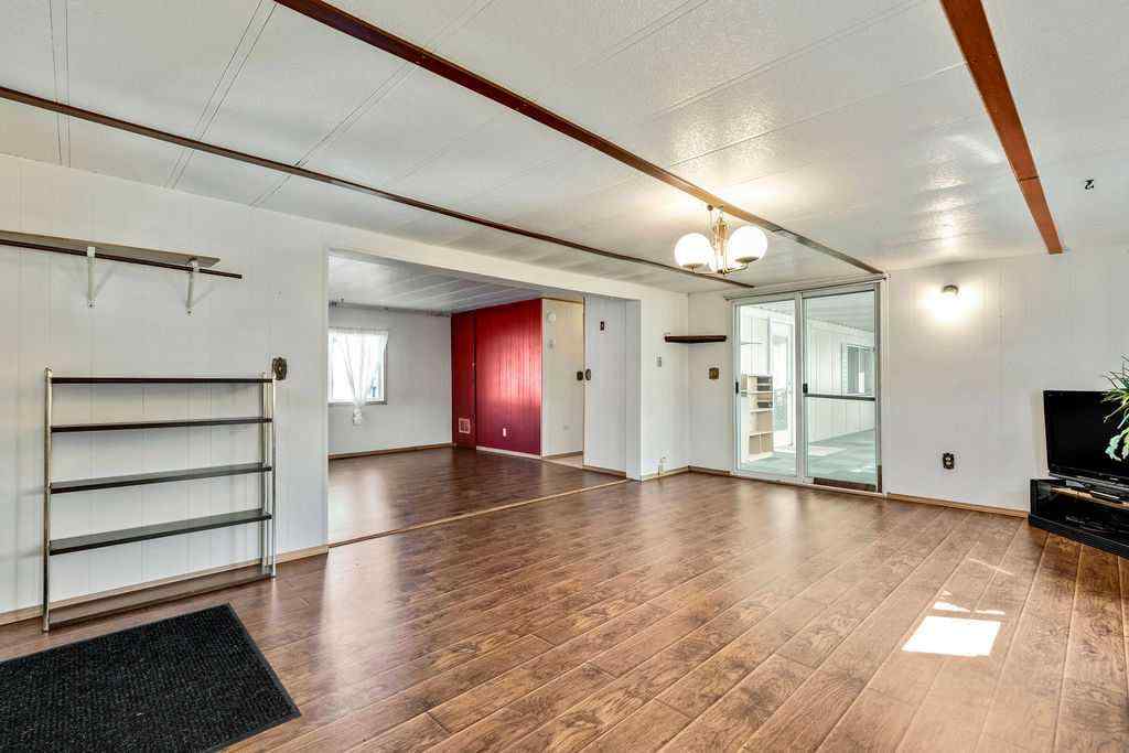 MLS® A2243653 - 812 Bayview Crescent  in Brentwood_Strathmore Strathmore, Residential