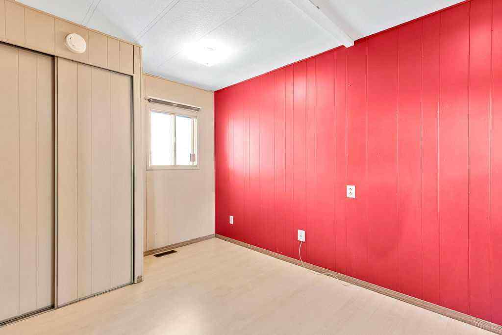 MLS® A2243653 - 812 Bayview Crescent  in Brentwood_Strathmore Strathmore, Residential