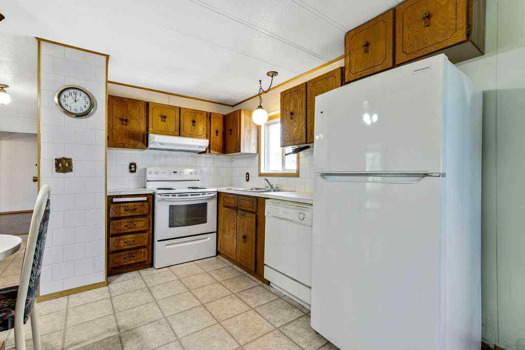 MLS® A2243653 - 812 Bayview Crescent  in Brentwood_Strathmore Strathmore, Residential