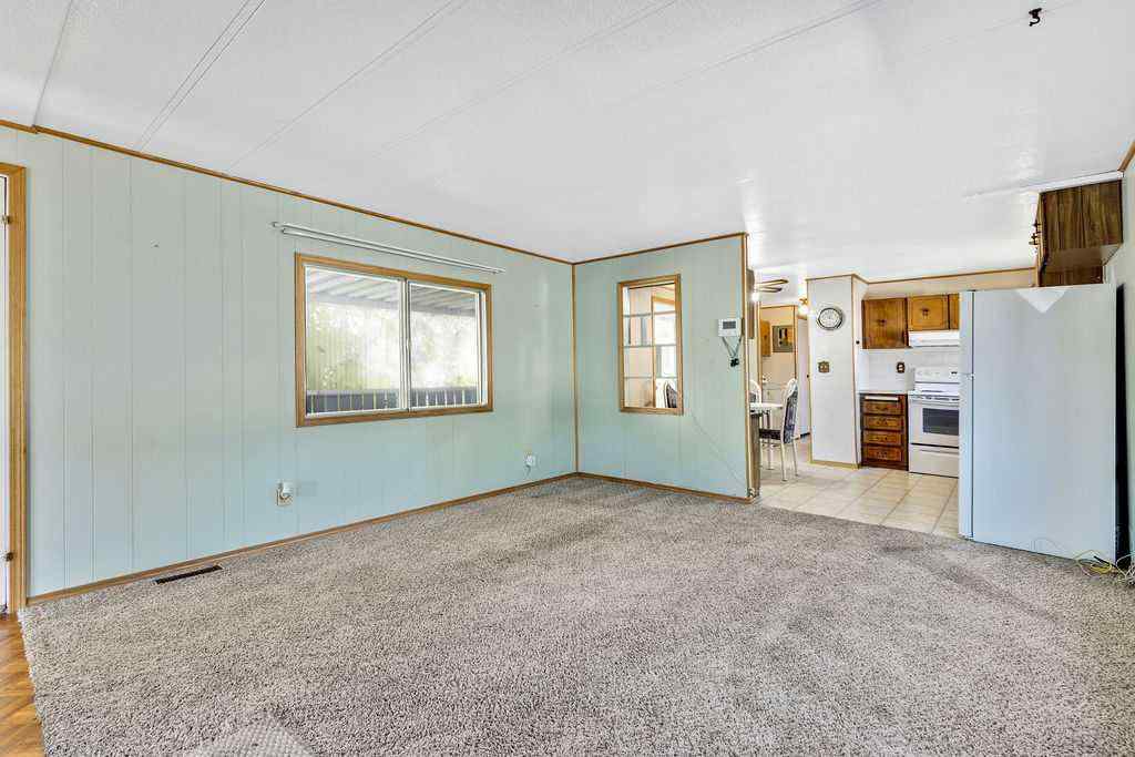 MLS® A2243653 - 812 Bayview Crescent  in Brentwood_Strathmore Strathmore, Residential
