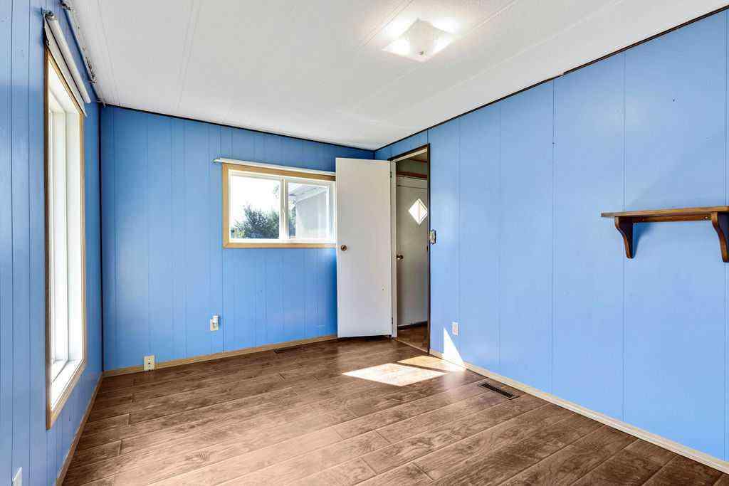 MLS® A2243653 - 812 Bayview Crescent  in Brentwood_Strathmore Strathmore, Residential