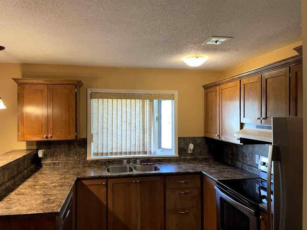 MLS® A2243654 - 10409 115 Street  in NONE Fairview, Residential
