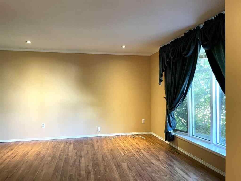 MLS® A2243654 - 10409 115 Street  in NONE Fairview, Residential