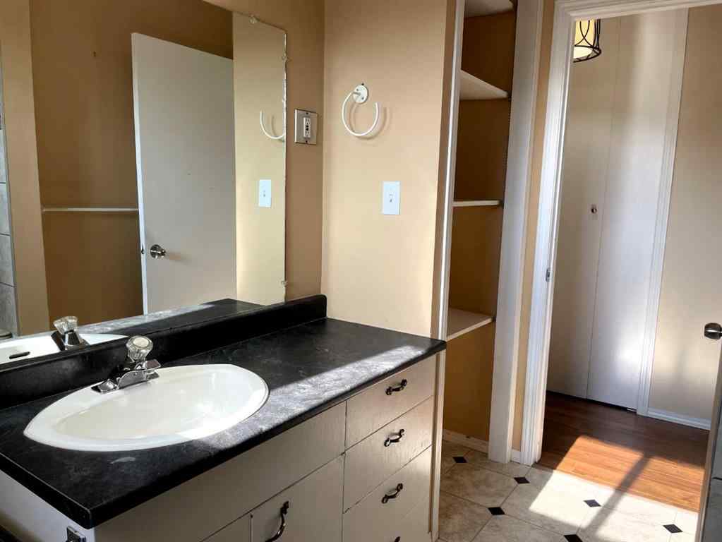 MLS® A2243654 - 10409 115 Street  in NONE Fairview, Residential