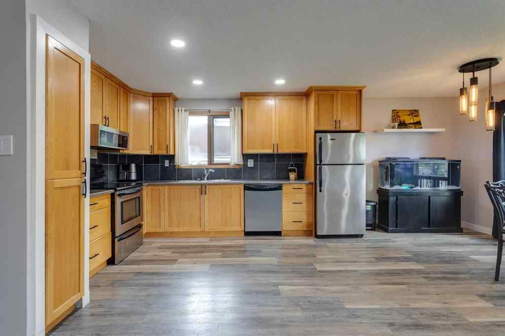 MLS® A2243666 - 3036 33A Street SE in Dover Calgary, Residential