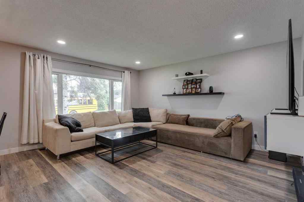 MLS® A2243666 - 3036 33A Street SE in Dover Calgary, Residential