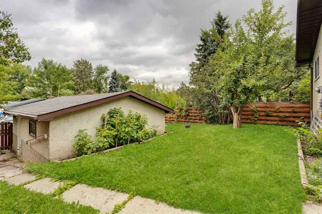 MLS® A2243666 - 3036 33A Street SE in Dover Calgary, Residential