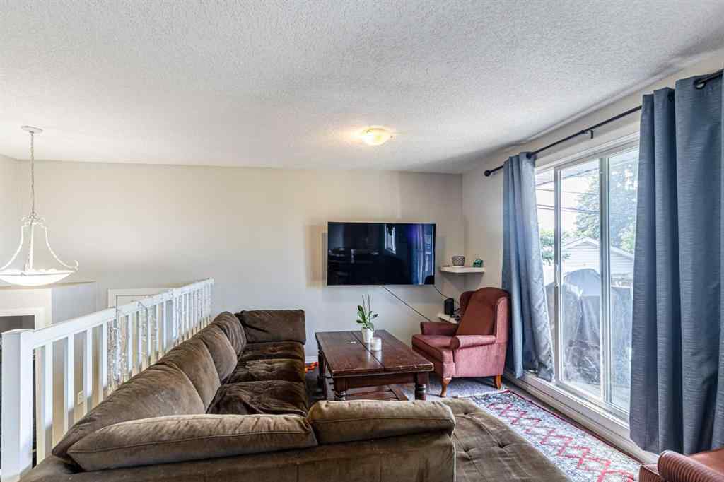 MLS® A2243680 - Unit #5 4547 7 Avenue SE in Forest Heights Calgary, Residential