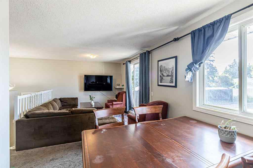MLS® A2243680 - Unit #5 4547 7 Avenue SE in Forest Heights Calgary, Residential