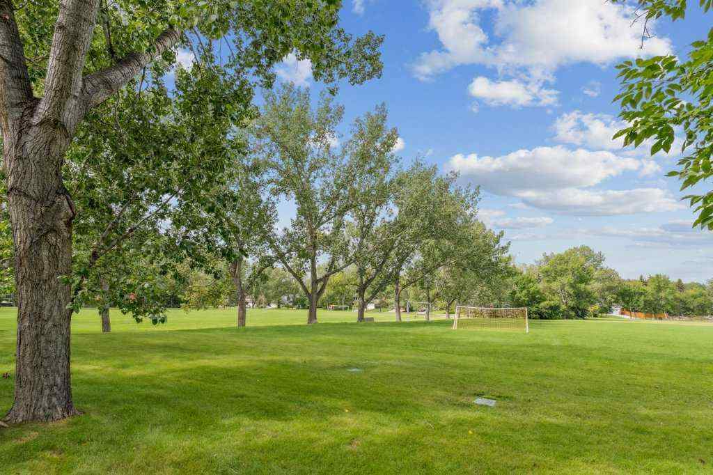 MLS® A2243682 - 18 Varsity Estates Park NW in Varsity Calgary, Residential
