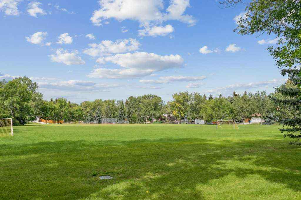 MLS® A2243682 - 18 Varsity Estates Park NW in Varsity Calgary, Residential