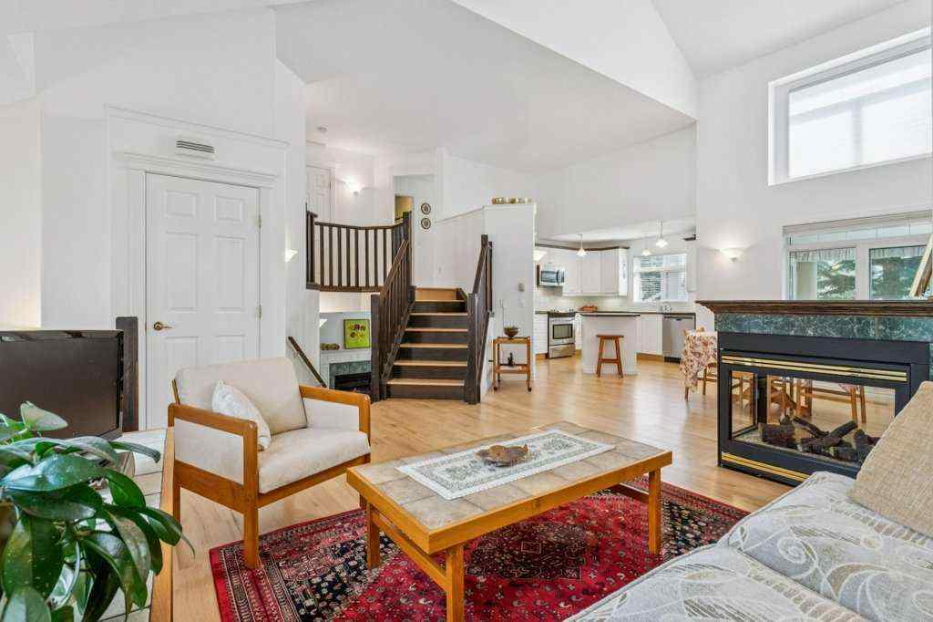 MLS® A2243682 - 18 Varsity Estates Park NW in Varsity Calgary, Residential